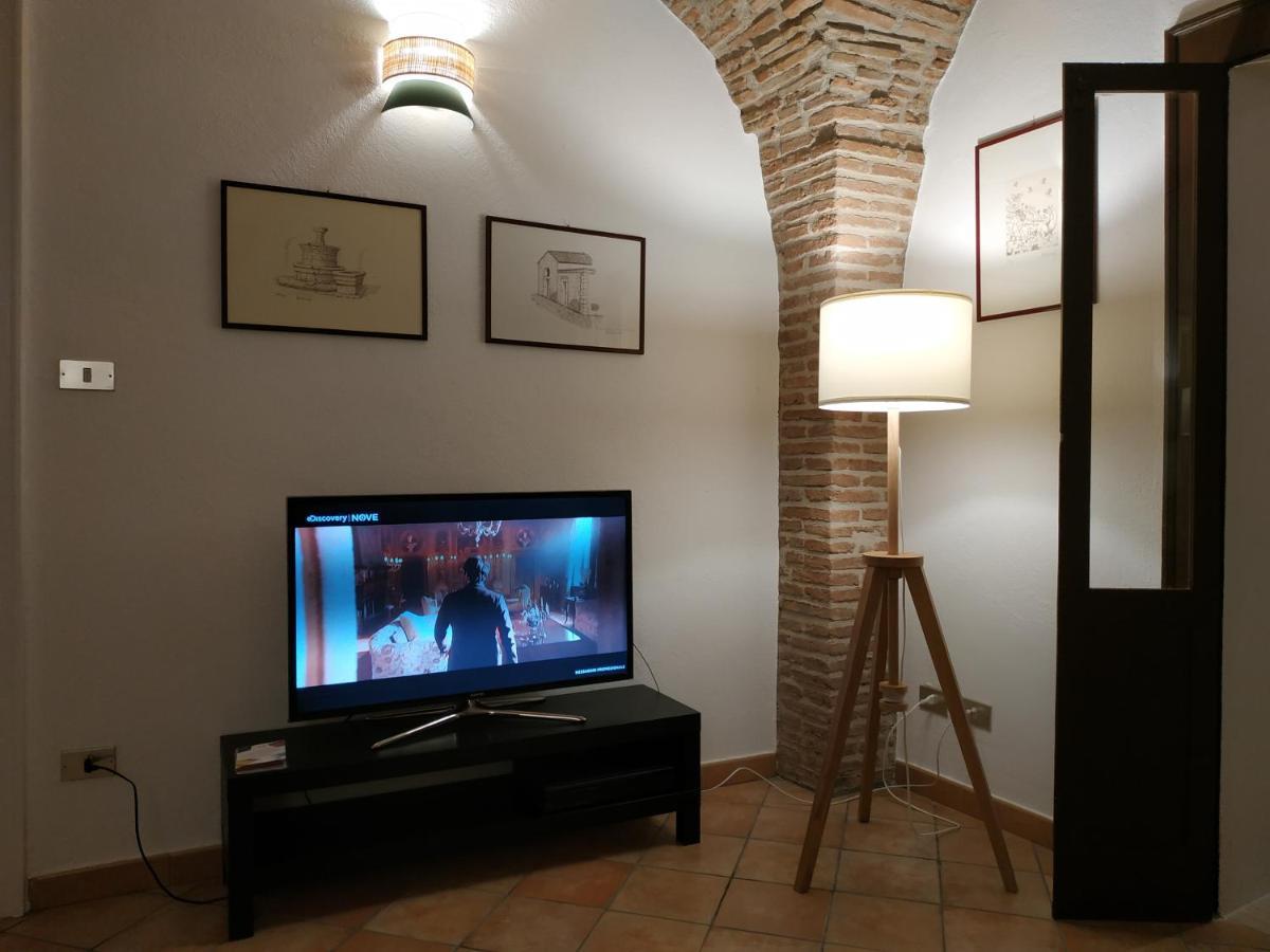 Bed And Breakfast In Piazza Orazio Venosa Exterior foto